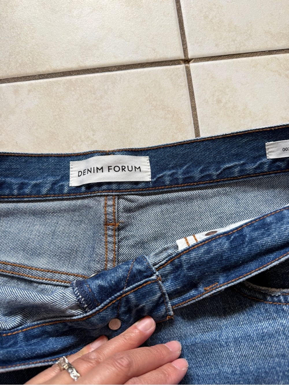 Aritzia Denim Forum 003 Relaxed Lo-Rise Baggy Jean - Picture 7 of 10